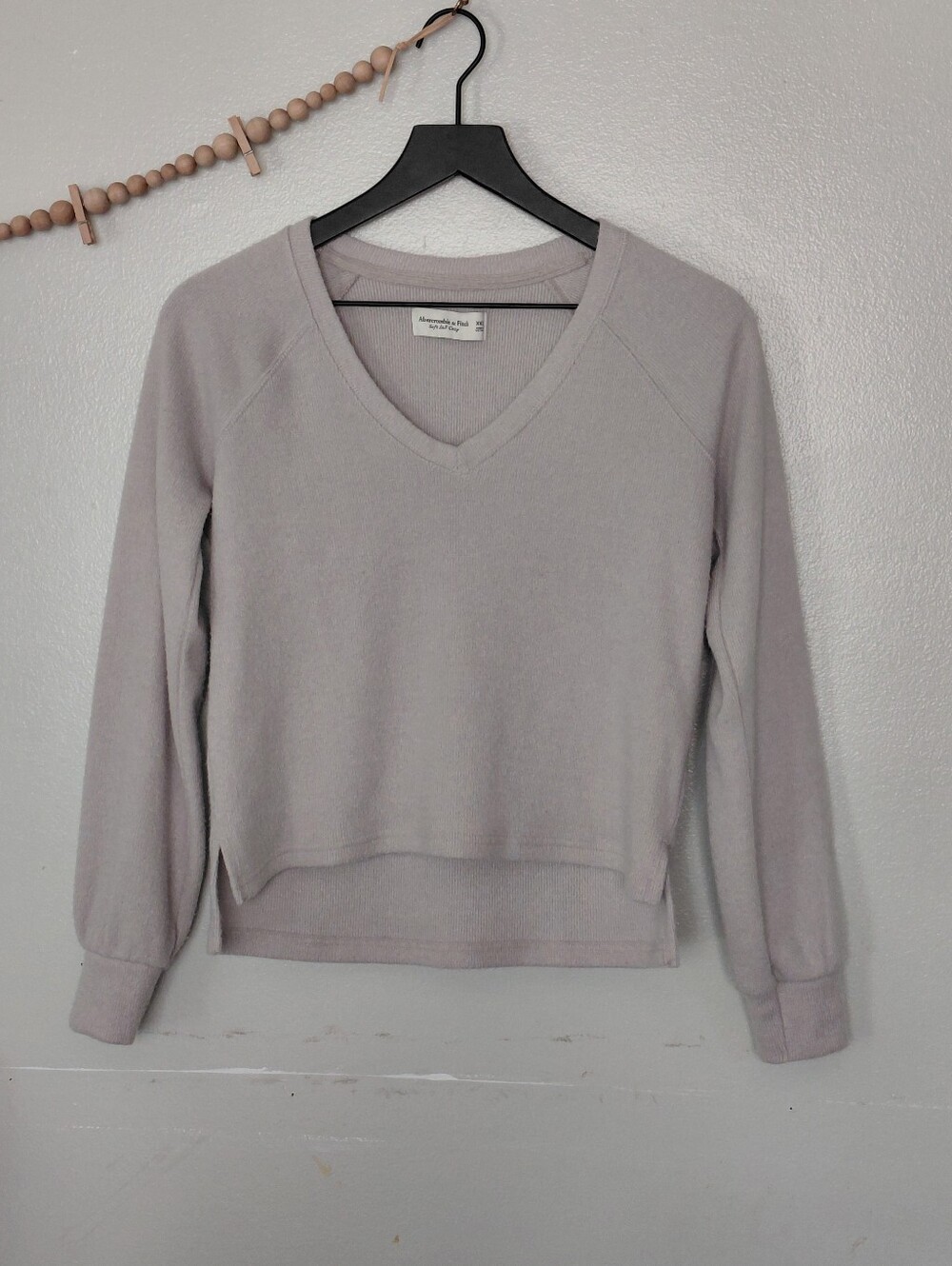 Abercrombie & Fitch Cozy Hi-low V-neck Sweater Neutral Academia